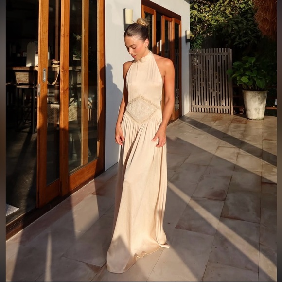 🆕(NWT) ZARA **VIRAL** Embroidered & Sequin Satin Midi/Maxi Dress. Size MEDIUM - Picture 5 of 16